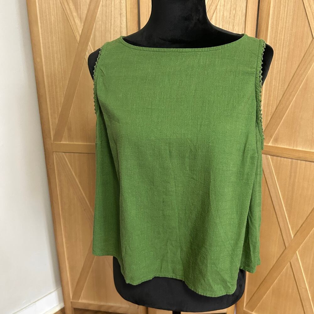 Green Crop top with button back